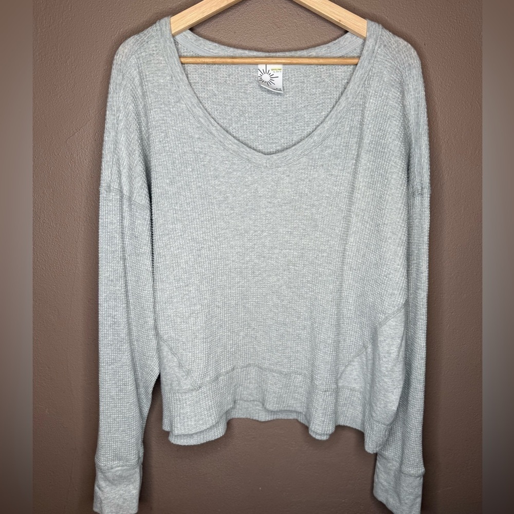 Aerie Light Gray Oversized V-Neck Long Sleeve Waffle Knit Top Scandi Girl Medium